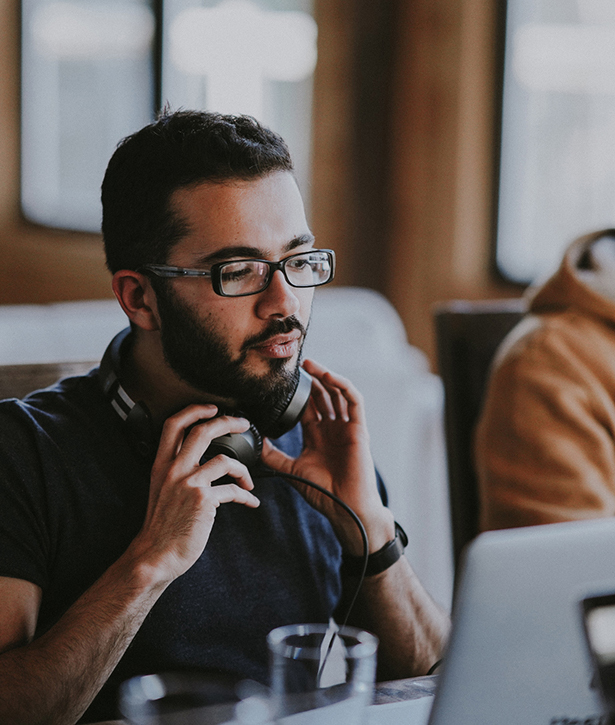 Somos uma startup de tecnologia que acredita na aproximação entre pessoas e tecnologia.